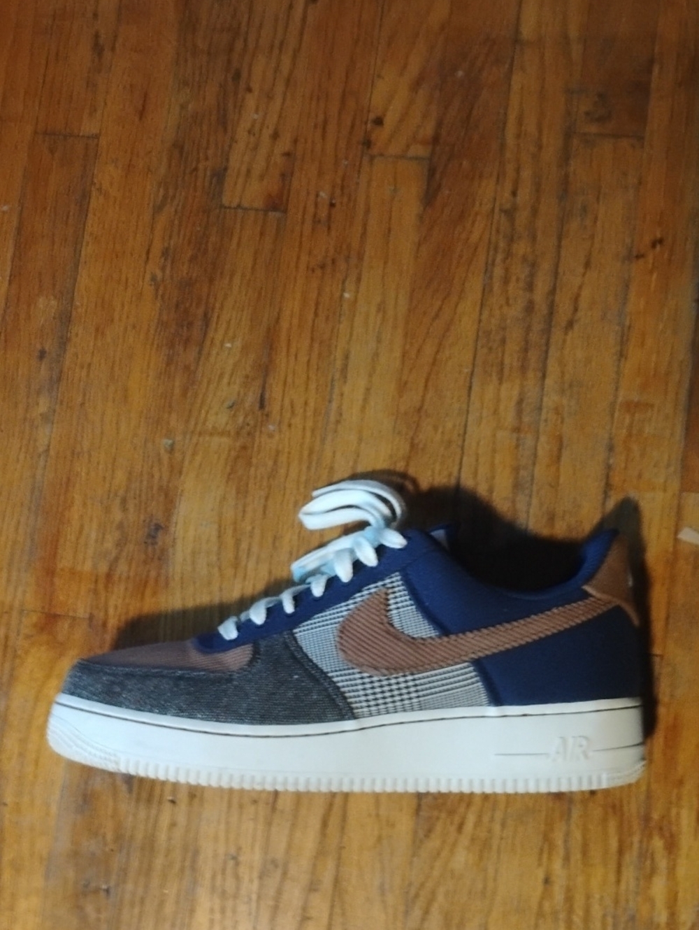 Nike Low-Top Sneaker - Blue with Brown Swoosh